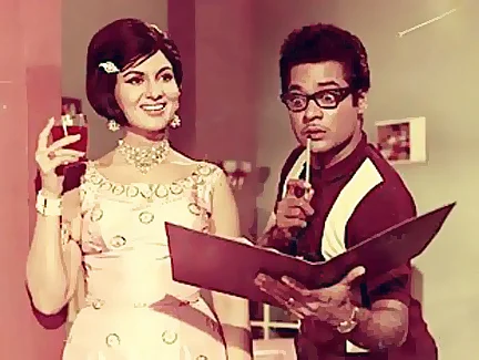 Shashikala with Jagdeep in Teen Bahuraniyan