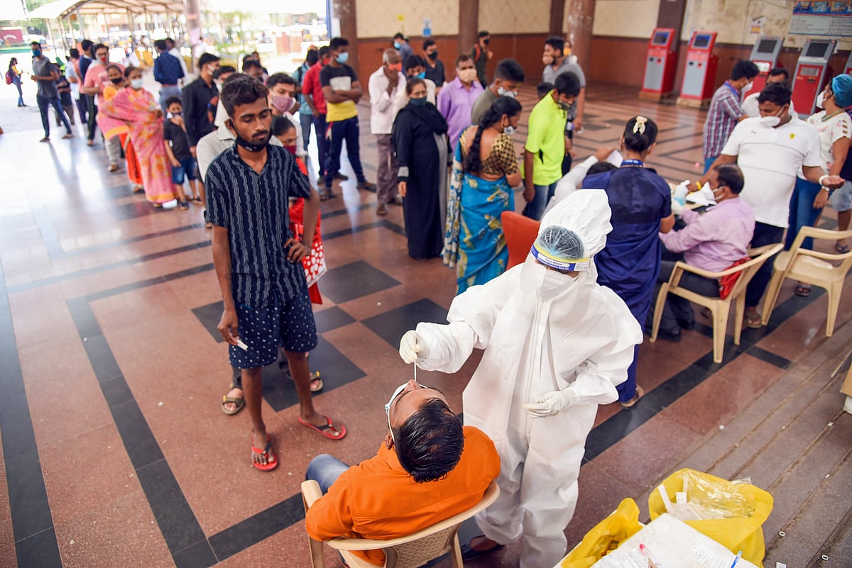 COVID19 in Pimpri Chinchwad Patients given oxygen in waiting area as