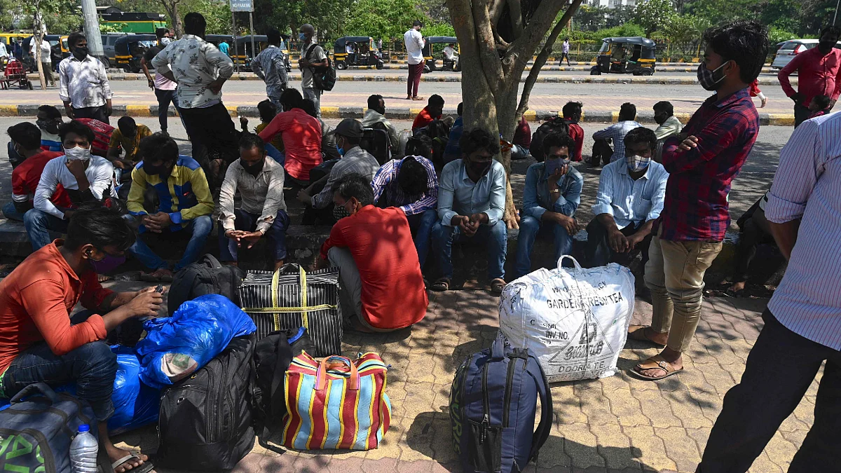 COVID-19 in Uttar Pradesh: As migrants return to their homes again, govt orders DMs to take measures