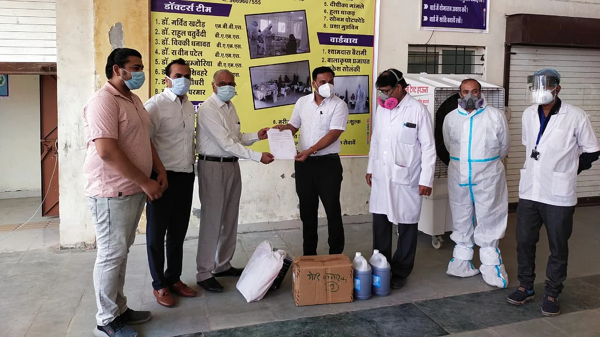 Madhya Pradesh: People contribute to Covid Centre in Barnagar, donate funds, medicines, oxygen...