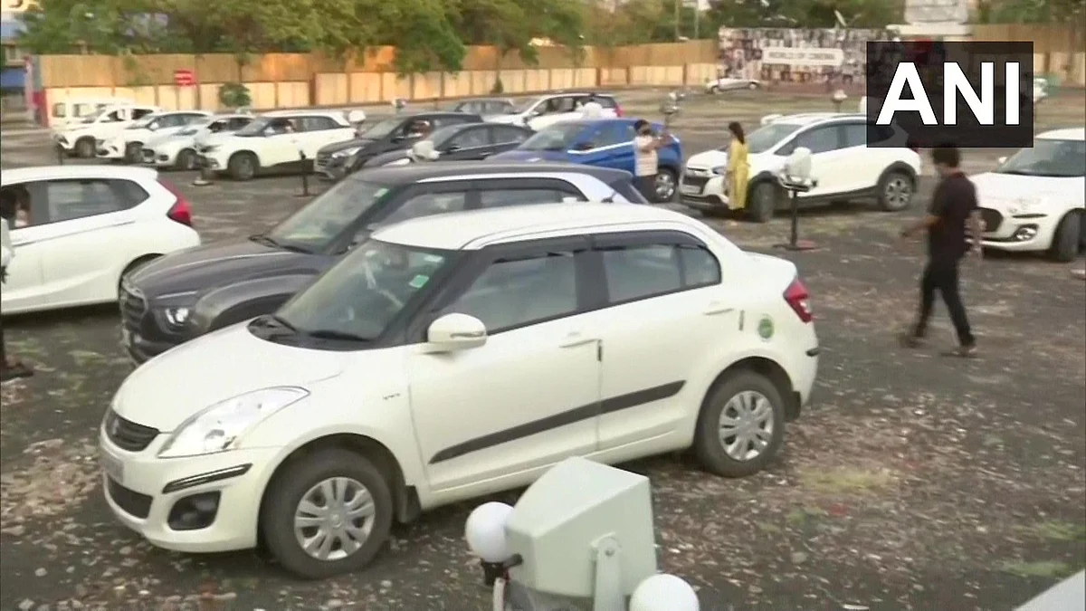 Drive-in vaccination centre in Bhopal