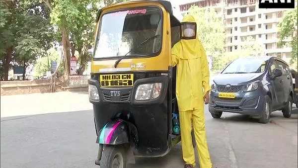 Meet Dattatraya Sawant, Mumbai teacher who drives auto-rickshaw to ferry COVID-19 patients for free