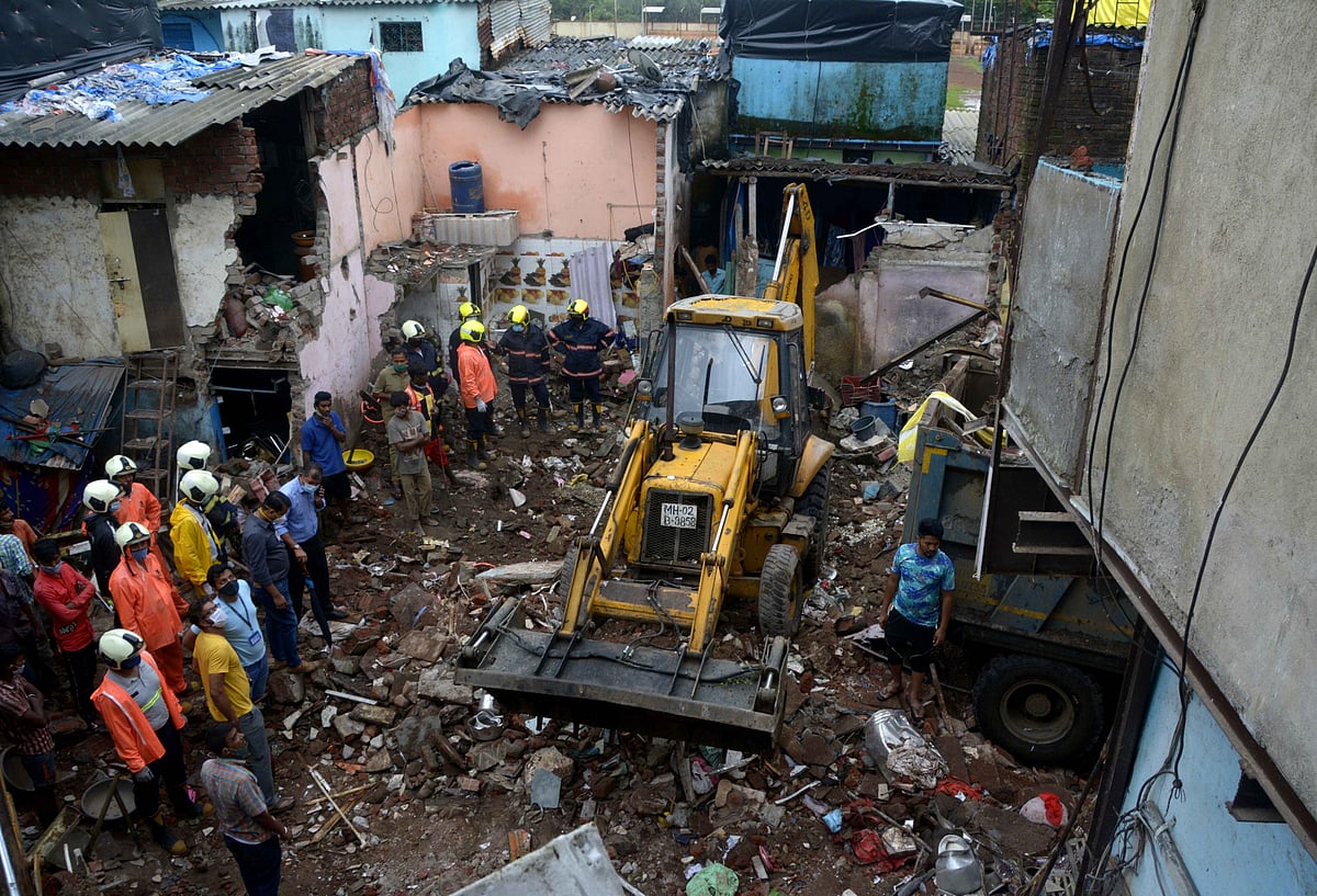 Malvani Building collapse: HC grants bail to owner who lost his nine family members - Vimarsana News