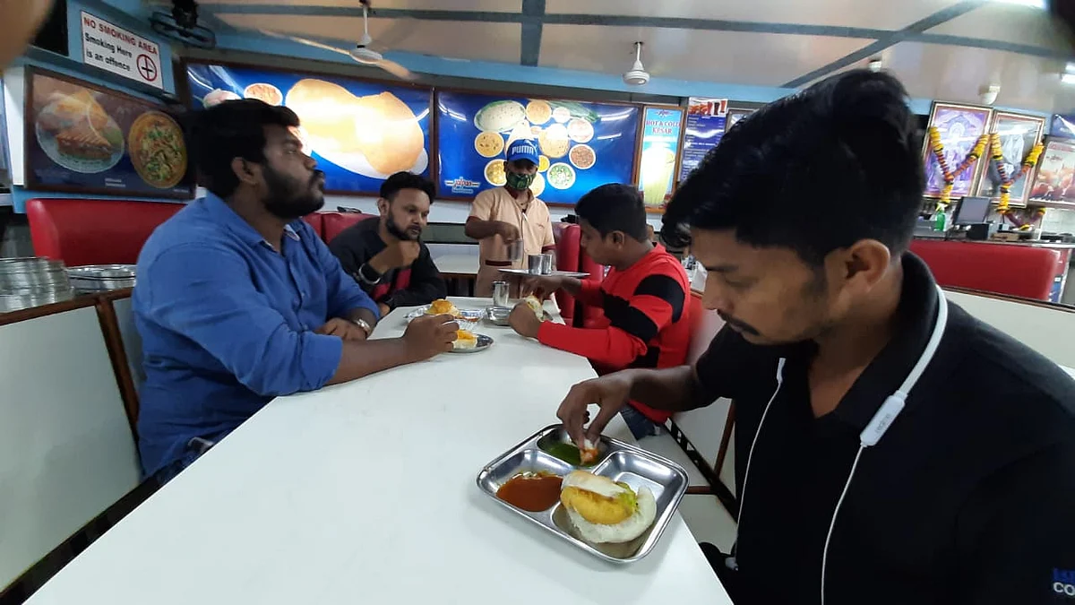 Restaurants open in Mumbai - See photos