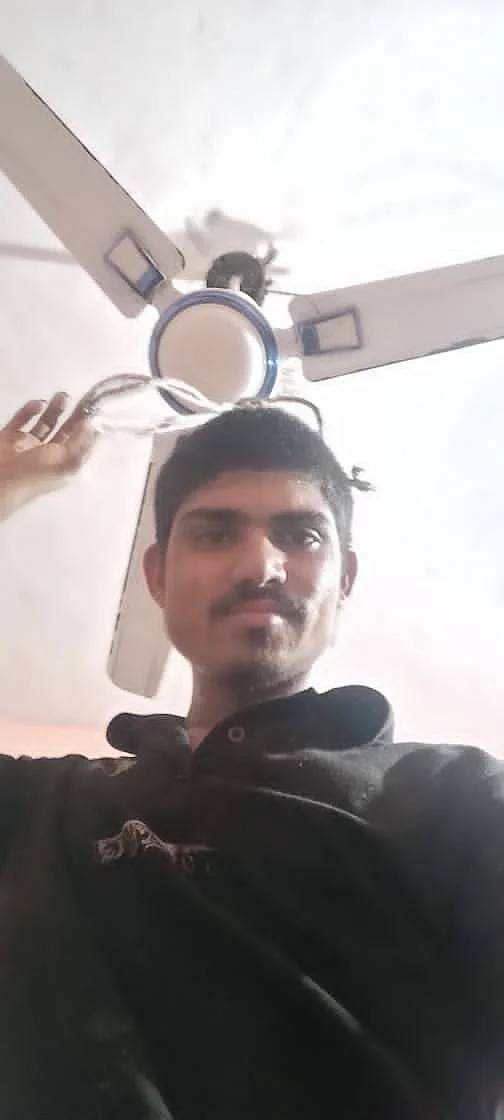 Pic before suicide