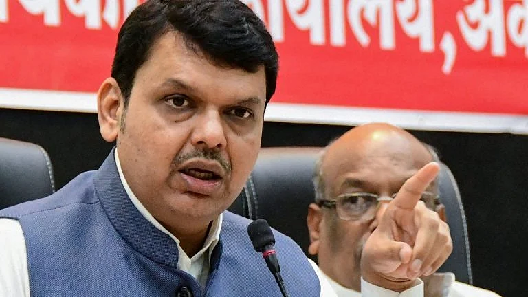 Maharashtra floods: Devendra Fadnavis, Pravin Darekar leave for 3-day tour to affected areas