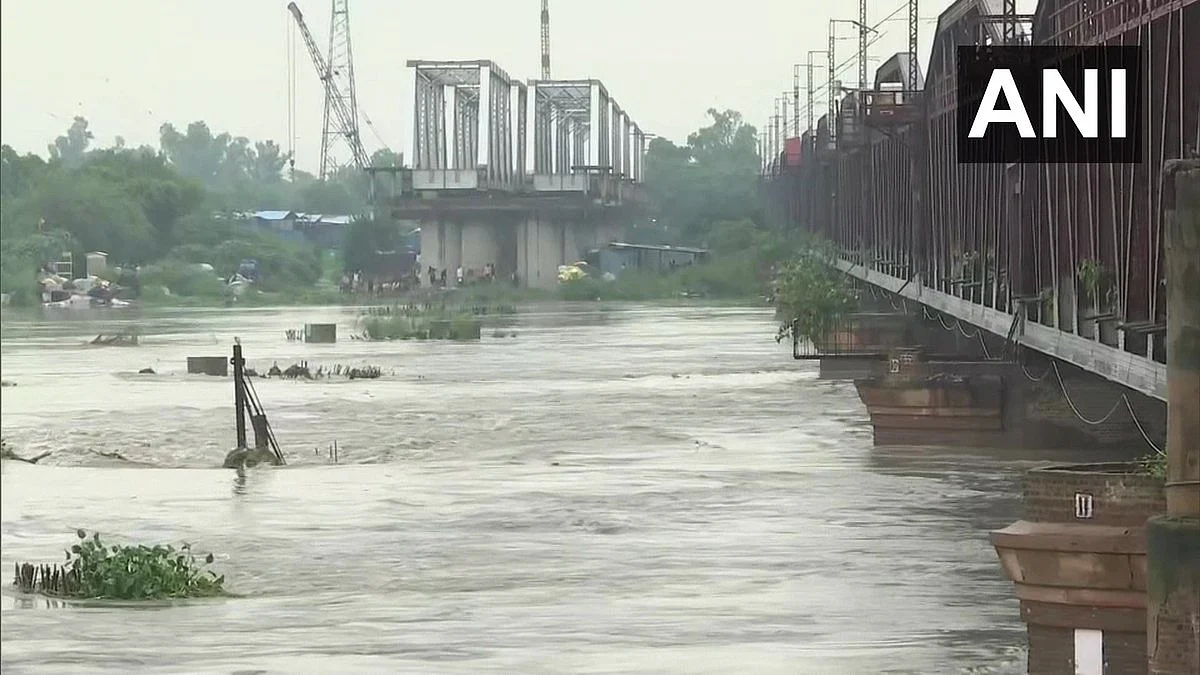 According to the officials, over 100 families living in the Yamuna floodplains have been moved to higher areas over the last few days.