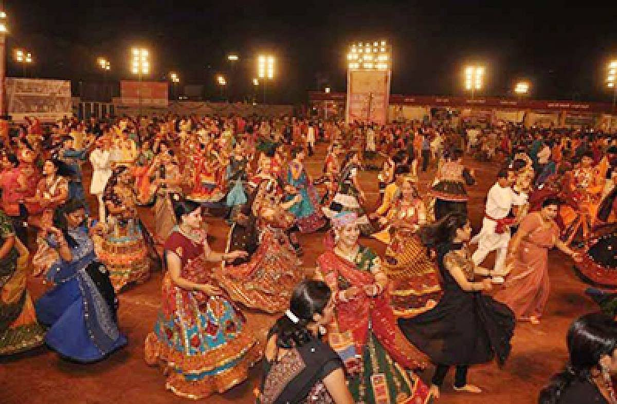 MP: Hindu outfit says its activists to restrict entry of non-Hindus at garba venues in MP during Navratri - Vimarsana News