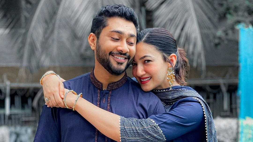 Video: Gauahar Khan flaunts giant engagement ring; check out husband Zaid Darbar's reaction
