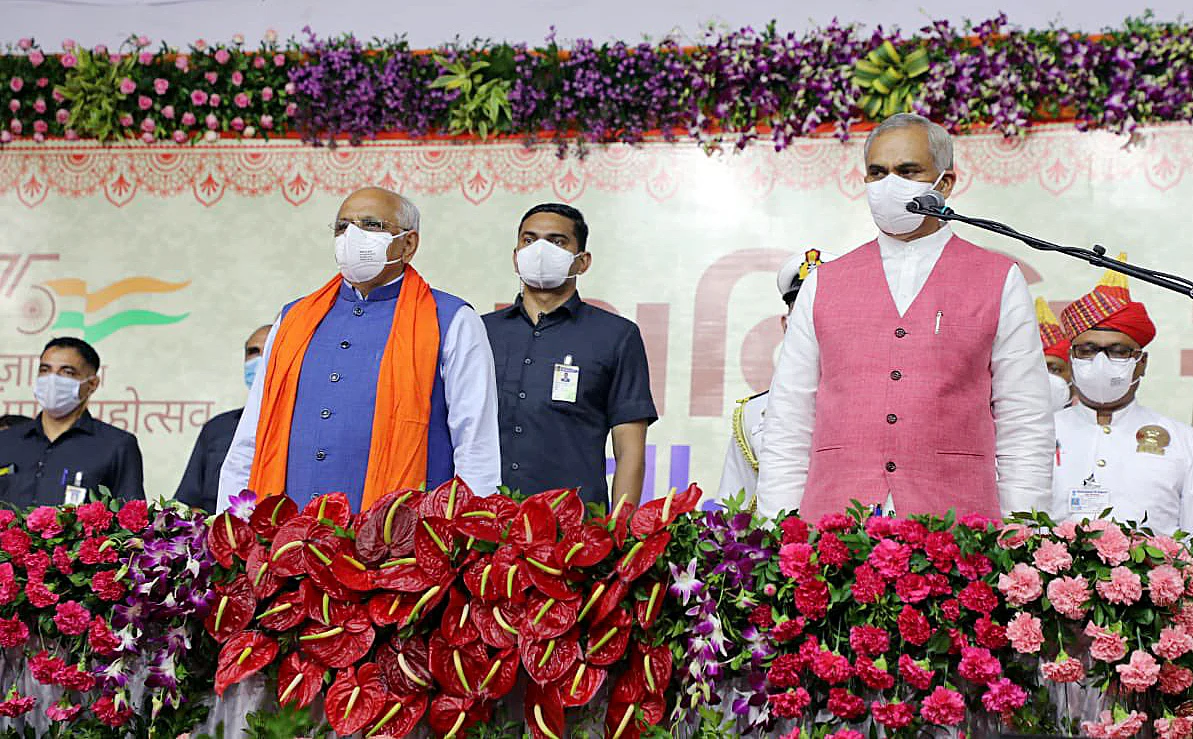 Gujarat Governor Acharya Devvrat administers the oath of office and secrecy to the Cabinet Ministers, Ministers of State (Independent Charge), and Ministers of State, in Gandhinagar on Thursday. Gujarat Chief Minister Bhupendra Patel also seen.