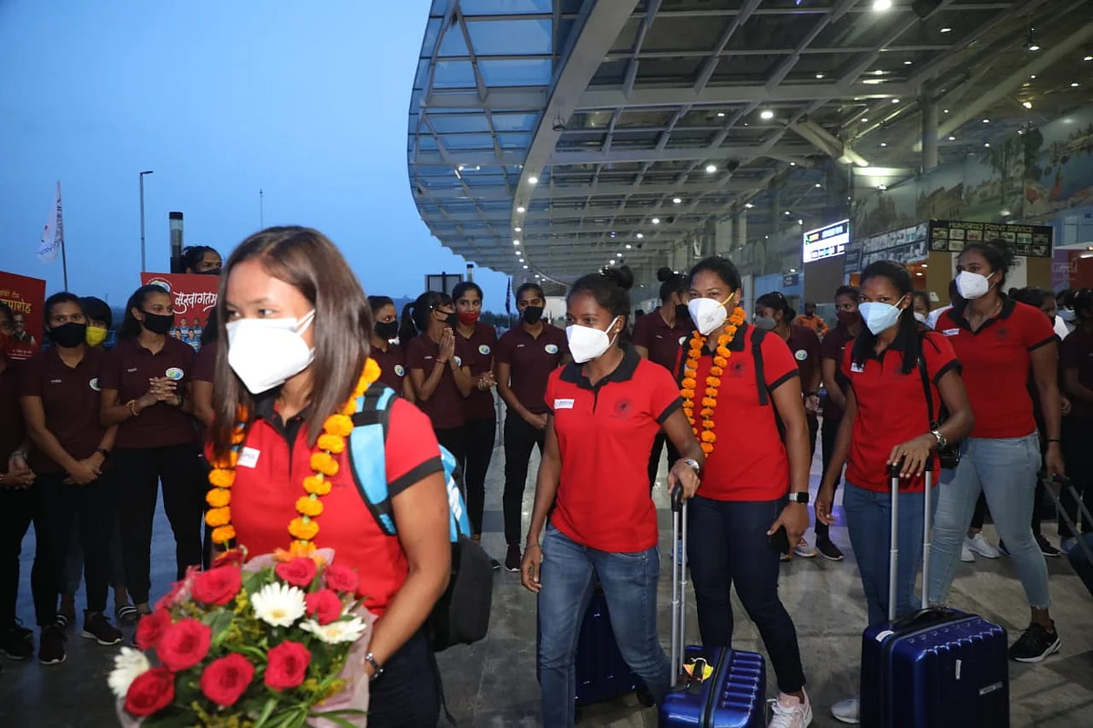 Indian women hockey team greeted at Raja Bhoj airport in Bhopal on Monday