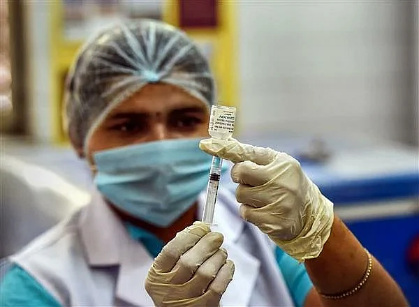 Madhya Pradesh: 10 % discount on country liquor for people taking 2nd COVID-19 vaccine jab in...