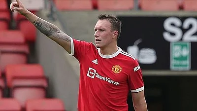 Phil Jones to return to Manchester United's squad against West Ham ; netizens flood Twitter with supportive messages