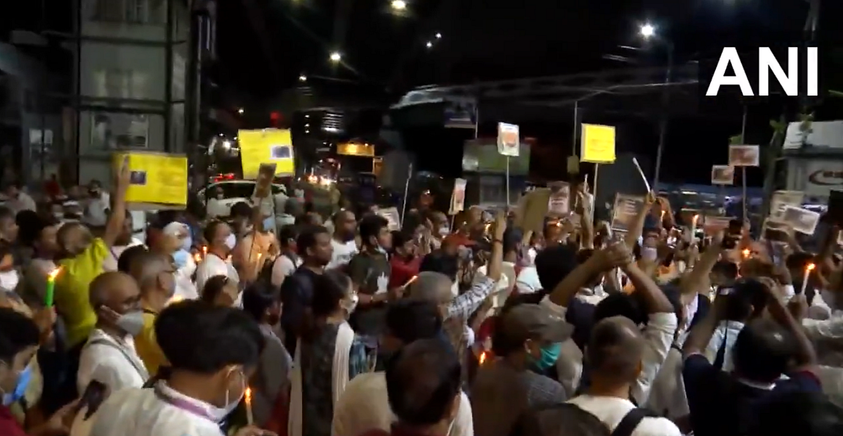 Watch video | Bangladesh communal violence: ISKCON Kolkata sings 'bhajan' and protests outside...