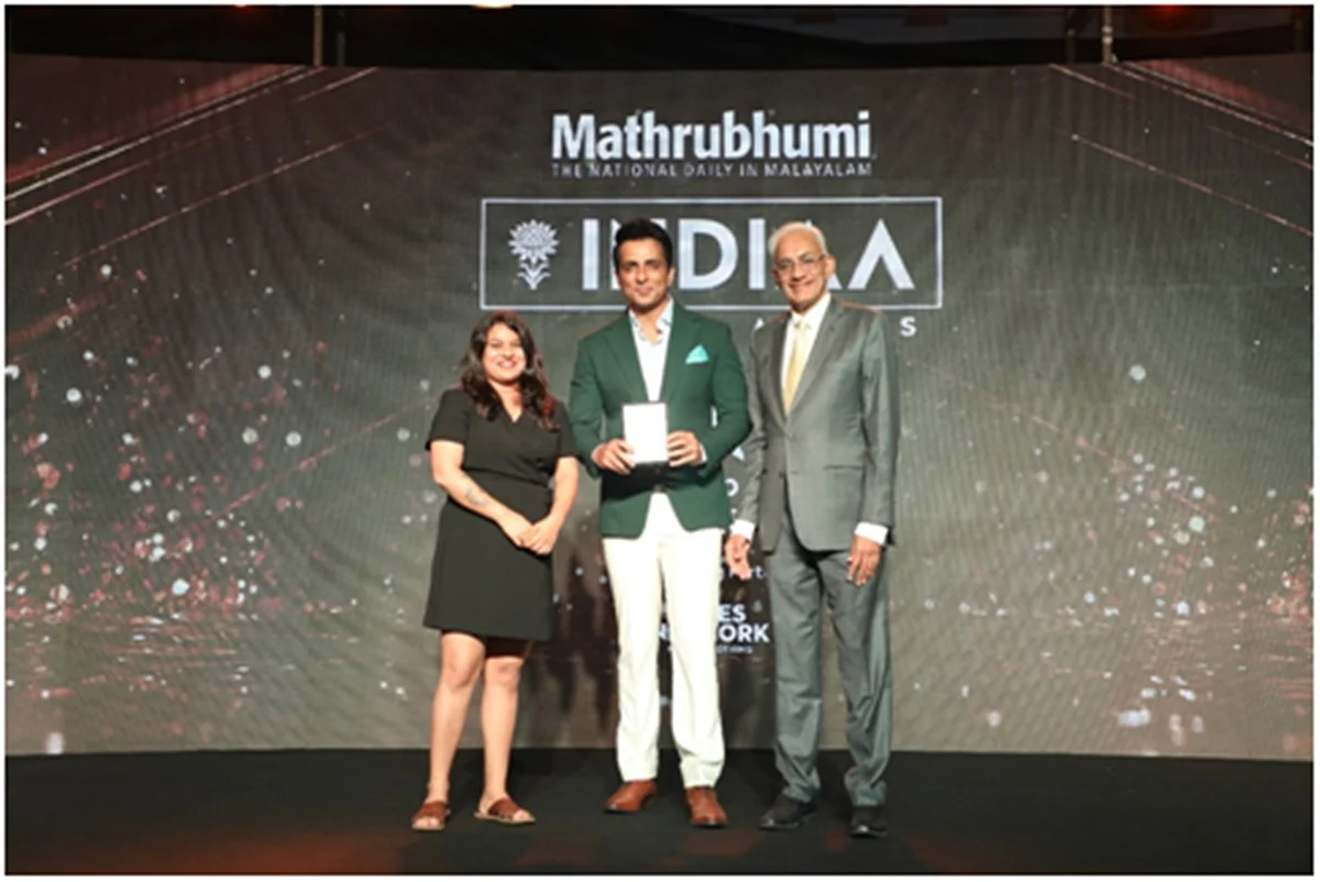 (L-R) - Mayura Shreyams Kumar, Director - Digital Business, Mathrubhumi, Sonu Sood & Immediate Past President IAA Global, and current Vice Chairman Asian federation of Advertising Associations
