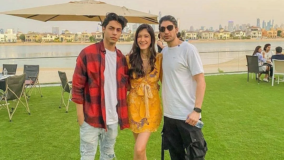 After Aryan Khan's arrest in drug case, his pic with Shanaya Kapoor from cruise goes viral on the...