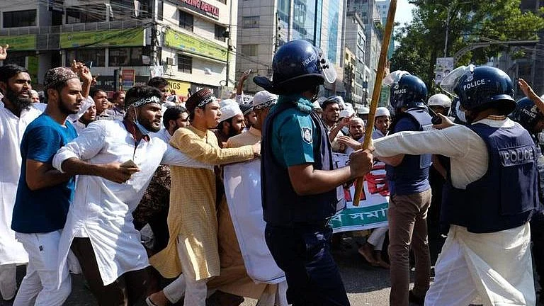 Bangladesh communal violence: 71 cases filed, 450 arrested in connection with attacks on Hindus,...