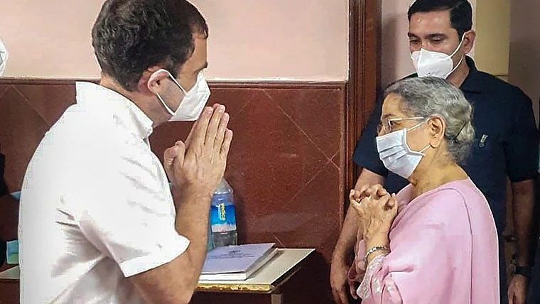 Video and Photos: Rahul Gandhi visits former PM Manmohan Singh at AIIMS, meets his wife Gursharan...