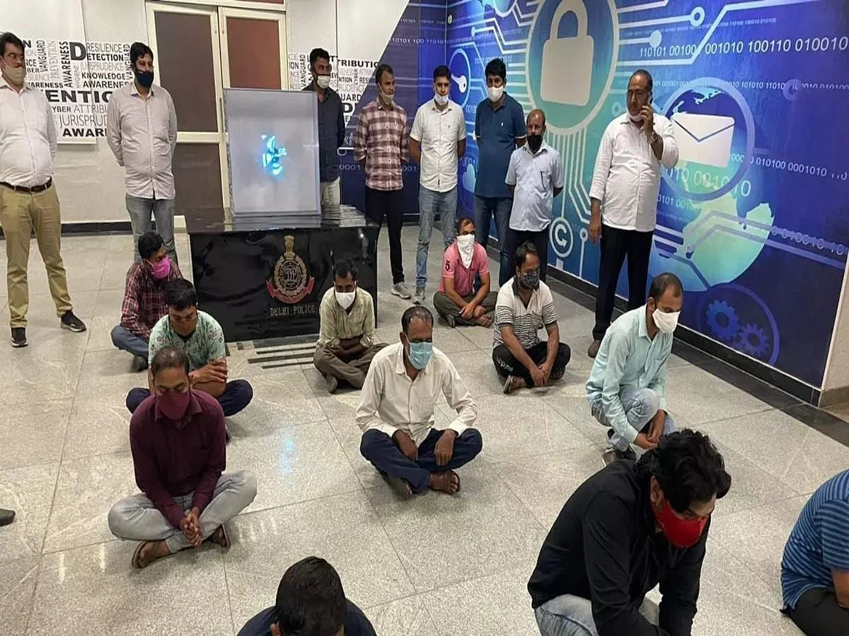 Delhi: 12 people arrested, including 3 HDFC bank employees over unauthorized transactions in NRI...