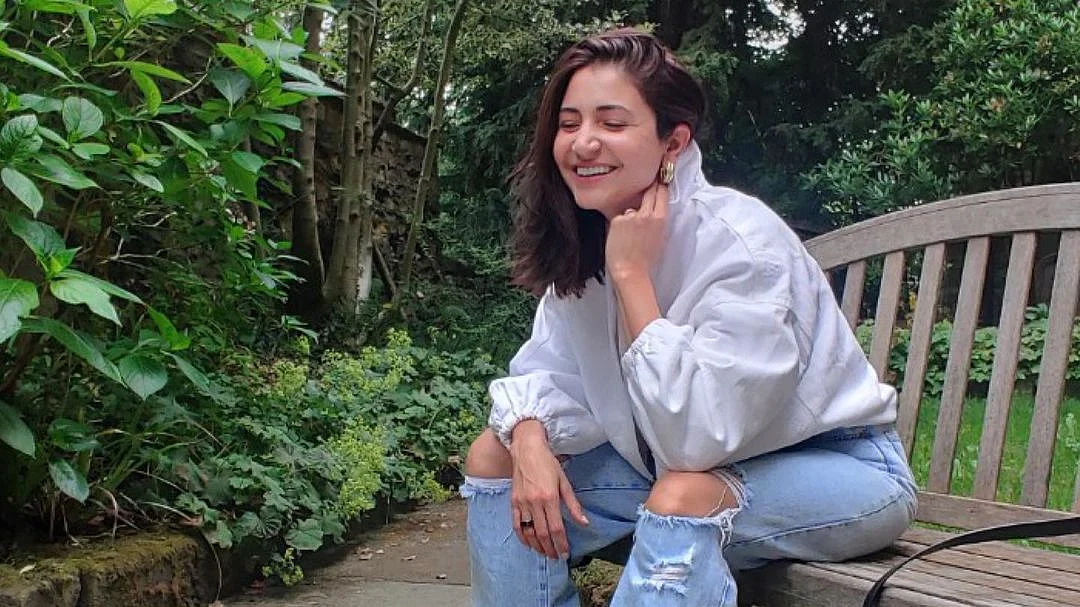 Anushka Sharma calls herself 'WhatsApp Uncle' for wishing fans good morning with THIS photo