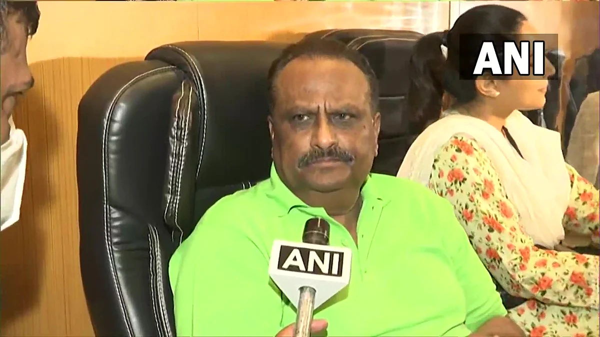 Mumbai: Sameer Wankhede's wife Kranti Redkar, father Dnyandeo, sister Yasmin to meet governor BS...