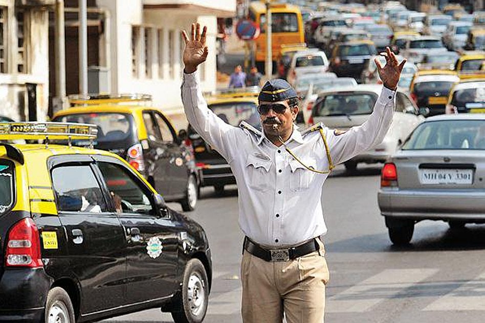 Indore: Traffic cops seek help from IIM, IIT to smoothen traffic in 15 squares - Vimarsana News