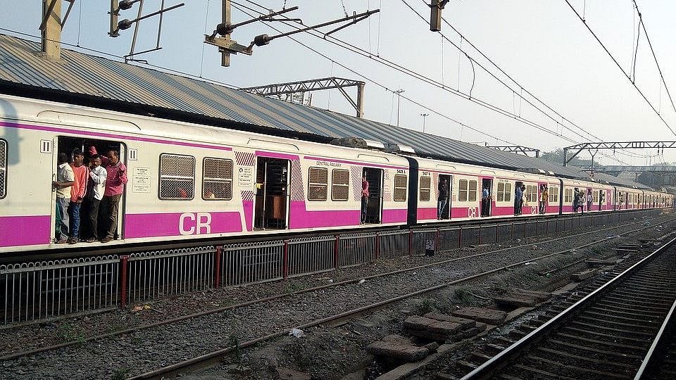 Vasai: Man pushes wife in front of moving train, flees with children - Vimarsana News