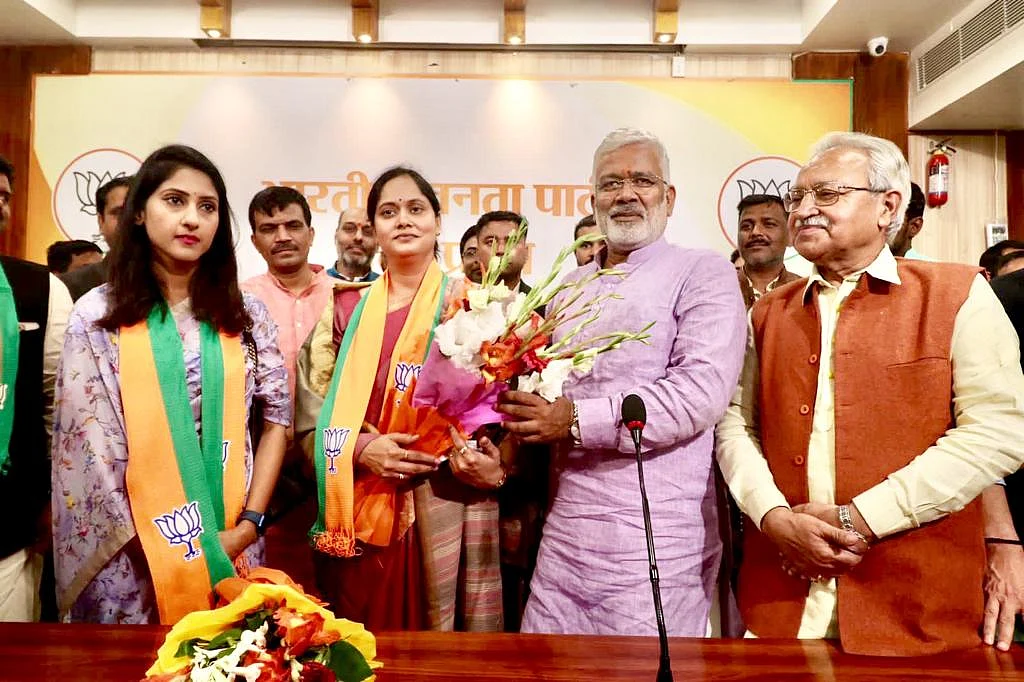 Uttar Pradesh Assembly polls 2022: Rebel Congress MLA Aditi Singh, BSP's Vandana Singh join BJP