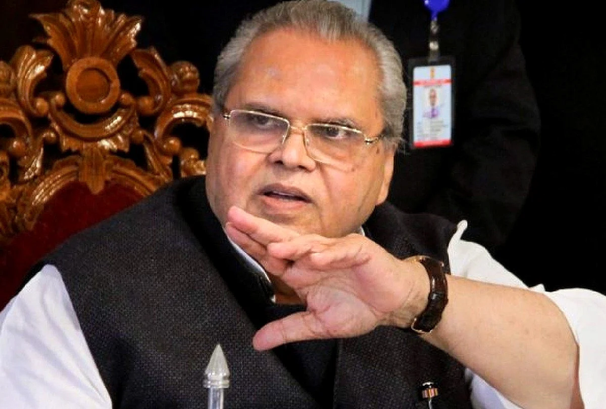 WATCH: Twitterati trend #SackSatyapalMalik as they slam Governor for remarks on 'Indira Gandhi...