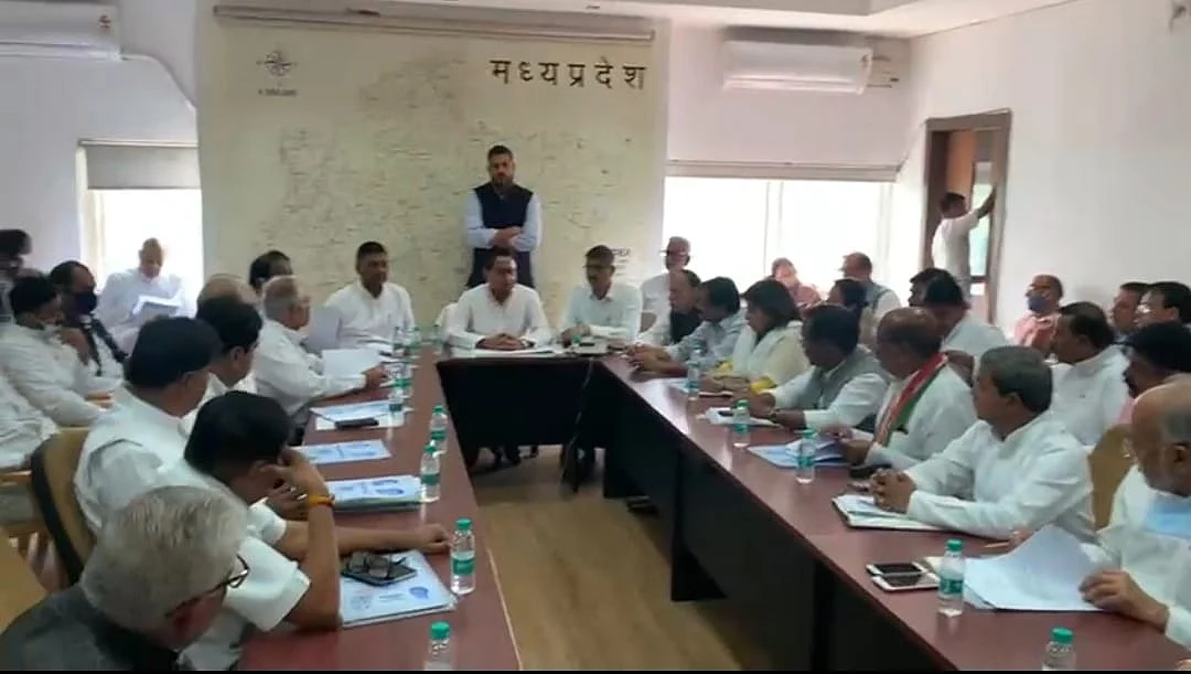 Bhopal: Mobile phone of former cabinet minister Sajjan Singh Verma stolen during a meeting at PCC...