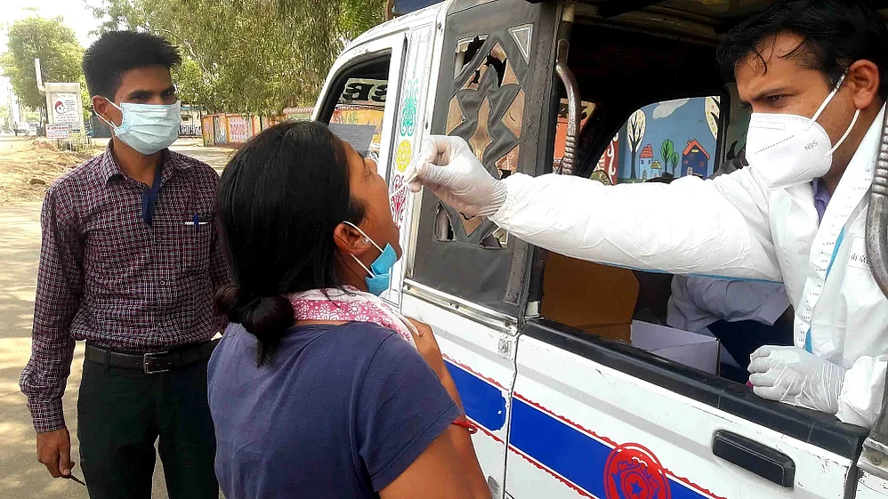 COVID-19 Omircon variant | Karnataka: Negative RT-PCR report mandatory for people arriving from...