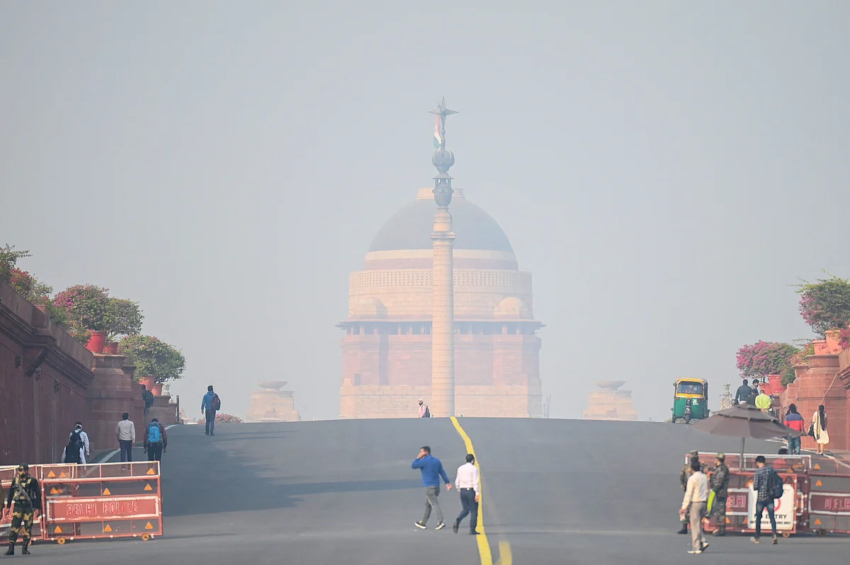 ‘Avoid crowded places, wear N95 masks’, suggests expert amid worsening air quality in Delhi