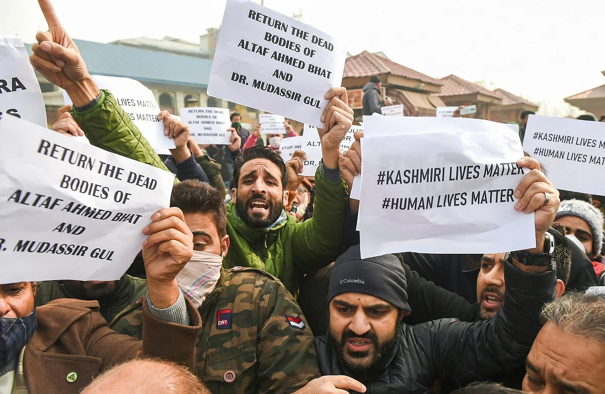Hyderpora encounter: Hurriyat Conference calls for bandh in Kashmir on November 19 over deaths of...