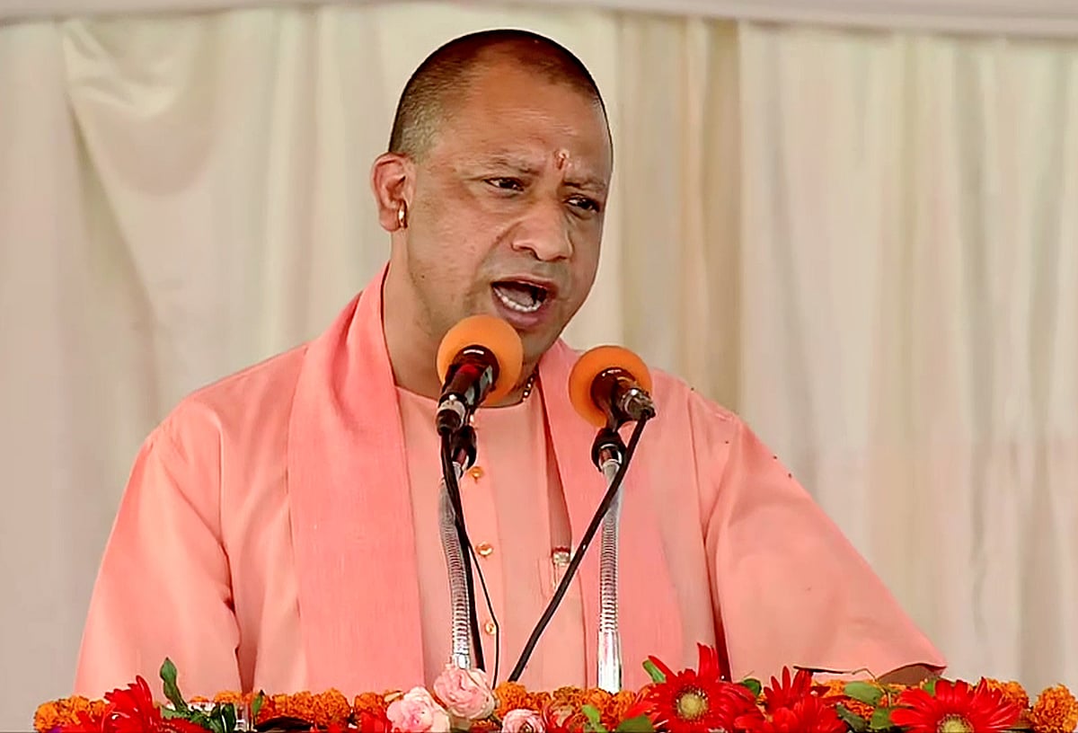 UP by-polls | Yogi addresses rallies, slams 'Samajwadi Pariwar' - Vimarsana News