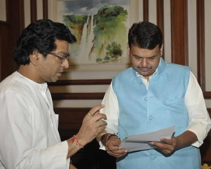 Devendra Fadnavis attends lunch with wife at Raj Thackeray's residence, hints at MNS-BJP alliance...