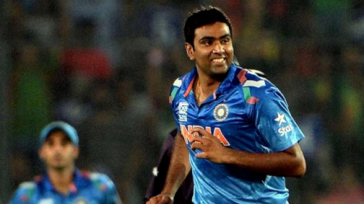 #INDVsNZ: Fans are all praises for Ravichandran Ashwin as he helps India cross the 300 run mark