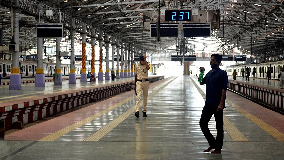 Mumbai: Central Railway plans growing flowers on vacant railway land to replace garbage eyesores