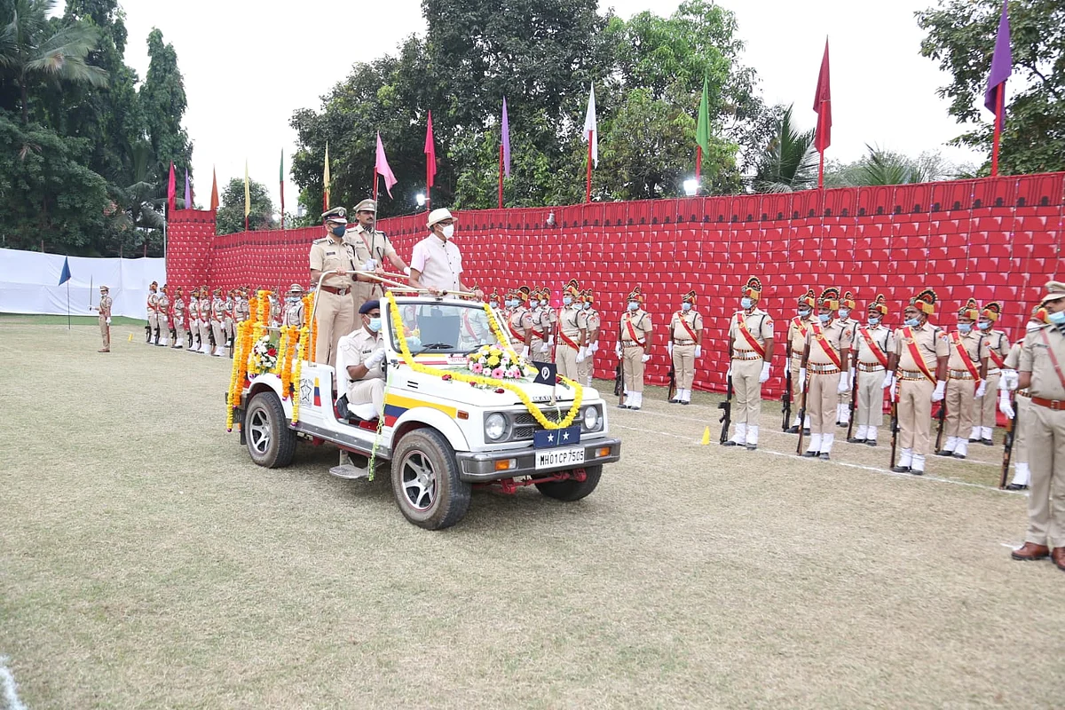 Anil Kumar Lahoti, General Manager Central Railway takes salute of Colourful parade on RPF Annual...