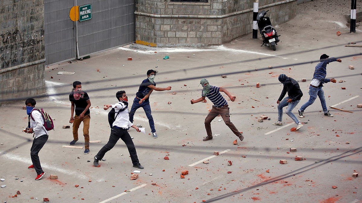 FPJ Editorial: No mercy for stone-pelters - Vimarsana News