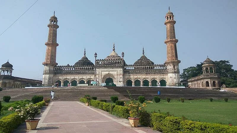 Travel diary: Wider roads, more greenery in Lucknow as compared to Mumbai writes Tapan Joshi