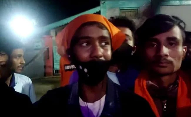 Watch Video: 'Only Christians can celebrate, not Hindus', Bajrang dal activists disrupt Christmas...
