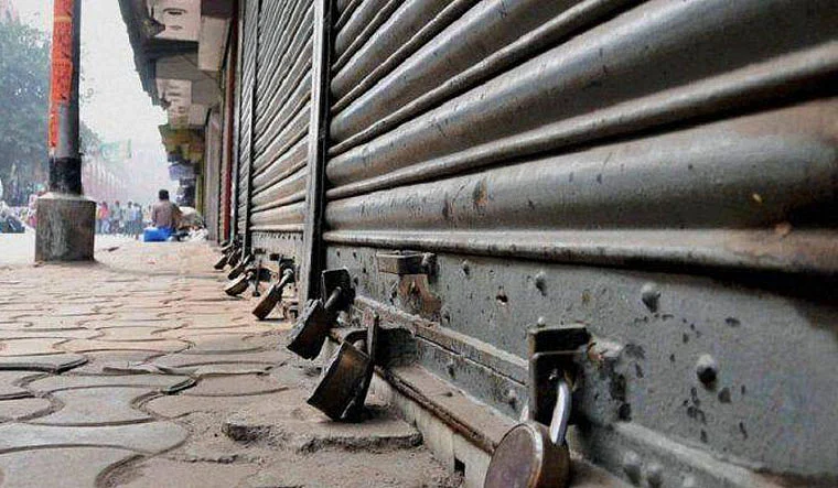 Watch video | Maharashtra: Banking services hit as 60,000 bank employees go on two-day strike
