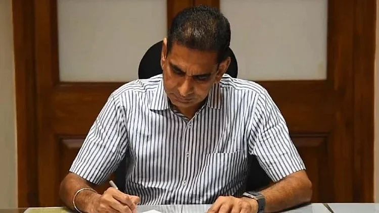 FPJ Legal: Case against Iqbal Chahal, Sitaram Kunte, Suresh Kakani for passing unlawful orders