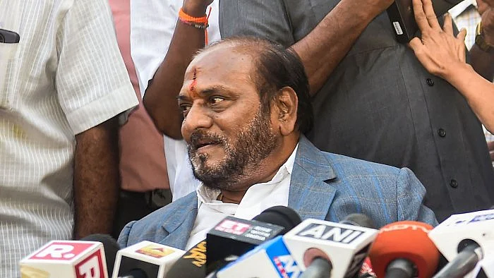 Shiv Sena leader Ramdas Kadam accuses ministers Anil Parab, Uday Samant of trying to finish off...