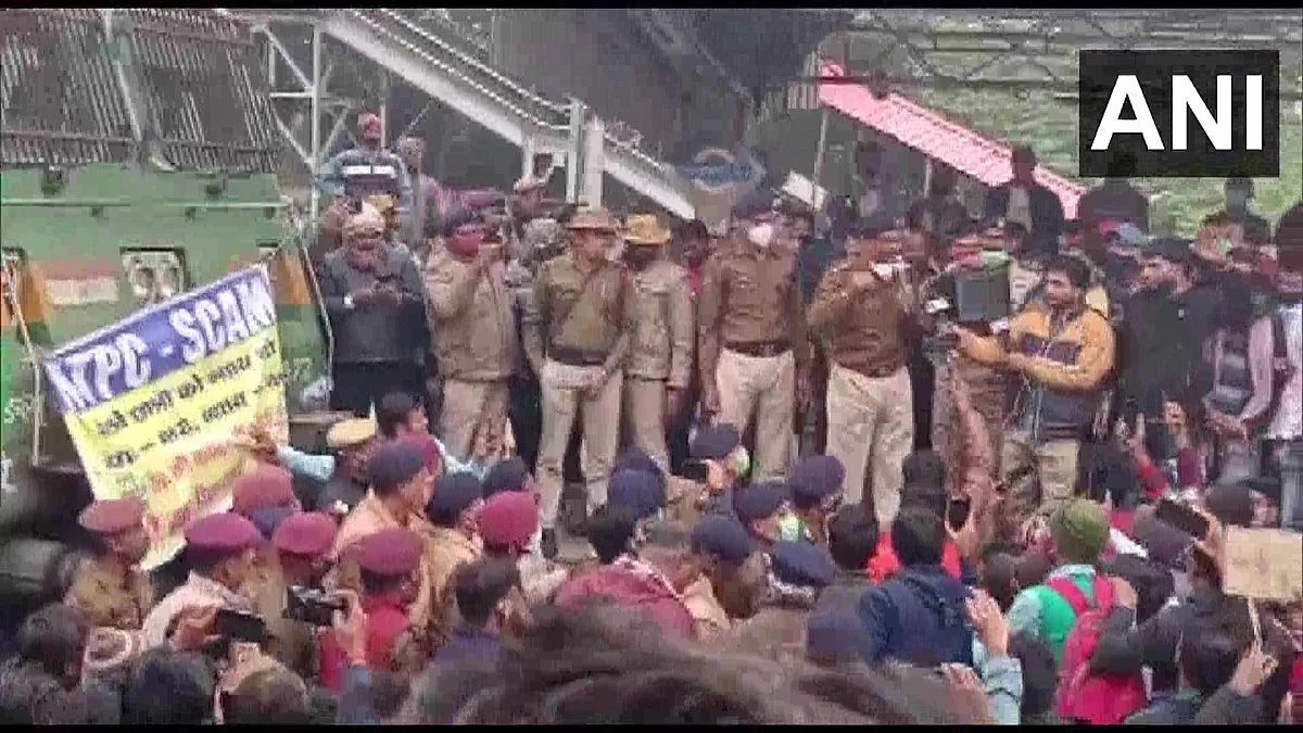 Watch video: Students in Bihar, Uttar Pradesh protest against RRB NTPC exam results, block rail...