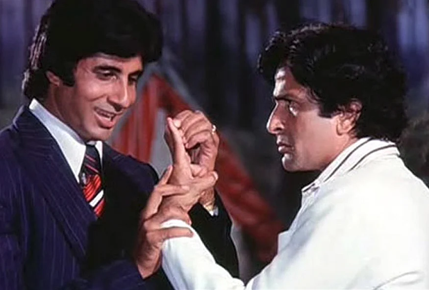 Amitabh Bachchan recalls working with Shashi Kapoor in an emotional post: 'Kitni filme ki saath...