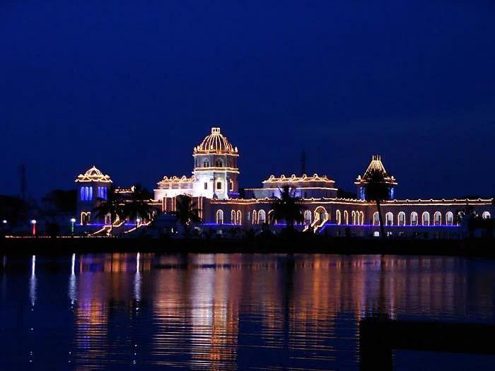 Covid-19: Night curfew in Tripura from tomorrow; theatres, parks, bars to operate at 50% capacity
