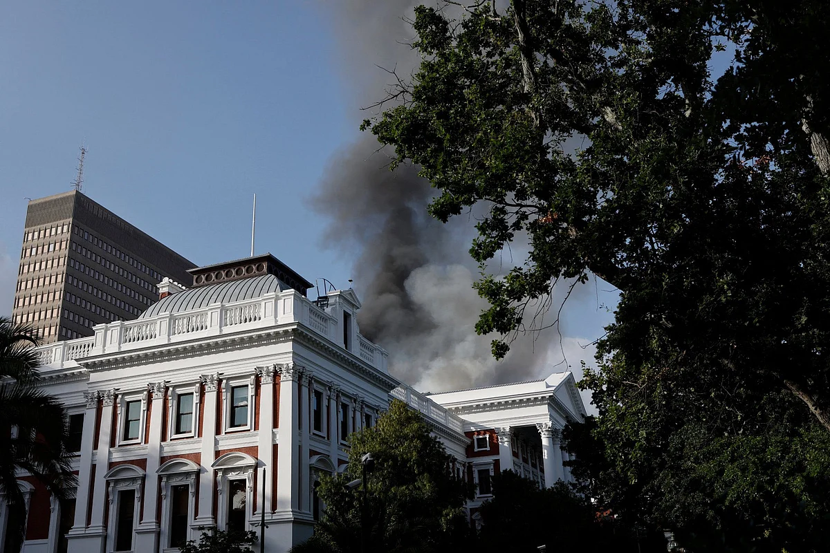 Watch Video: Fire breaks out in Parliament building in South Africa's Cape Town, no casualties...