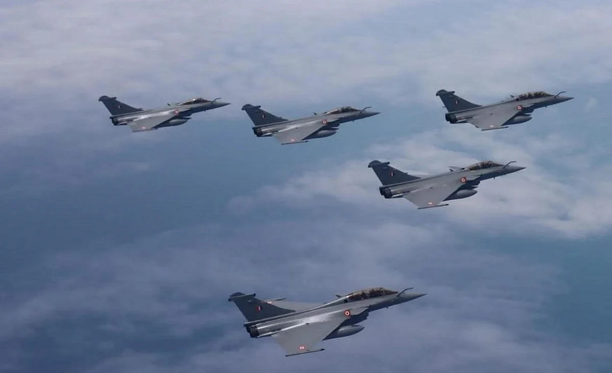 On 75 years of independence, 75 aircraft including 5 Rafale jets to feature in 'grandest flypast...
