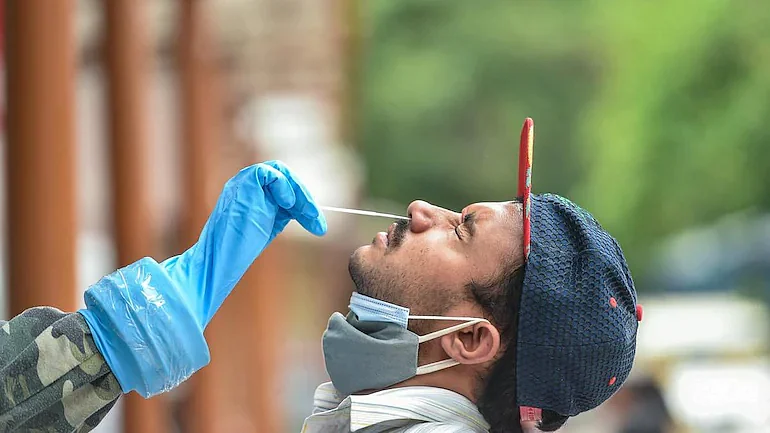 COVID-19 in Mumbai: Around 11,000 cases expected today, peak time, says Maha task force member